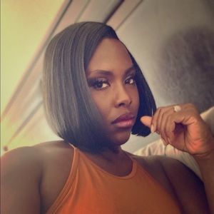 Meet your Posher, Ebony